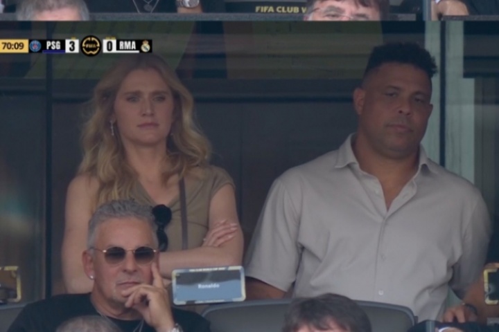 华体会官网APP-无奈啊皇马0-3落后&amp;比赛时间不多，大罗在看台上表情复杂