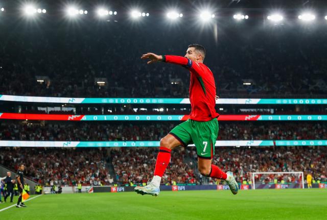 华体会官网-还得靠他！上半场轮休 C罗绝杀帮葡萄牙逆转取胜！